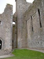 Kirche und Burg zugleich