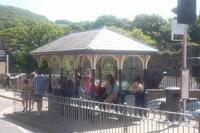 Altes walisisches Buswartehäuschen in Conwy