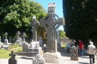 Monasterboice mit seinen Kreuzen