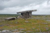 Der Pulnabrone-Dolmen soll füpnftausend Jahre alt sein.