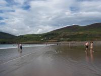 am kilometerlangen Sandsrand von Inch  