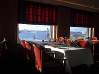 Im Restaurant der Fähre 