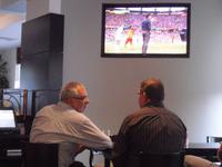 Drei Fußballspezialisten in Dublin bzw. Brasilien