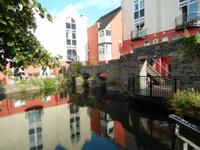 Am Riverwalk in Galway