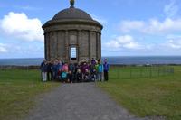 Gruppenfoto vor dem Mussenden Temple