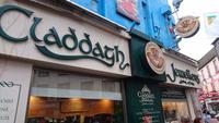 Hier gibt es den originalen Claddagh-Ring in Galway