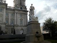  Titanicdenkmal in Belfast