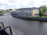 Das River Court Hotel vom Schloss aus gesehen