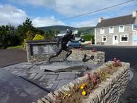 Ein Denkmal für einen berühmten Sportler aus Dingle