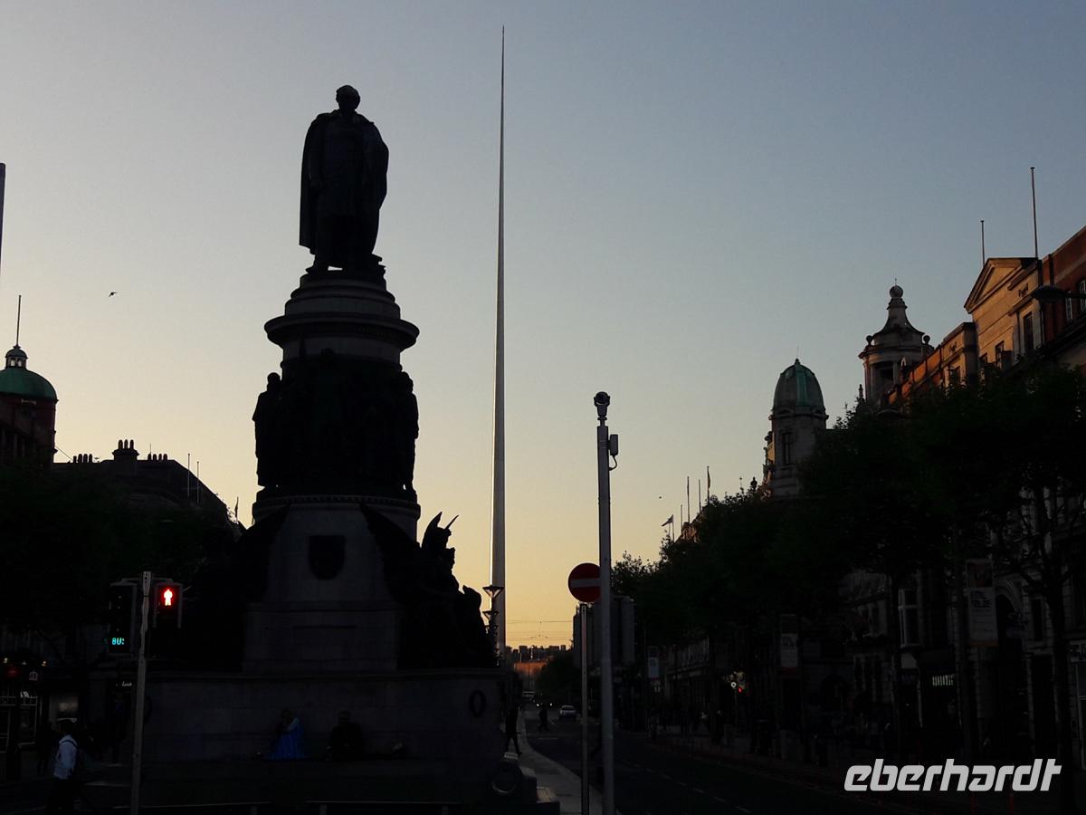 The Spire und Daniel o´Connell am Abend in Dublin