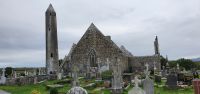 20220921_163315.jpg Kilmagduagh- der Rundturm ist schiefer als der in Pisa