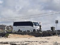 auch John möchte ein Foto vom besonderen Strand haben