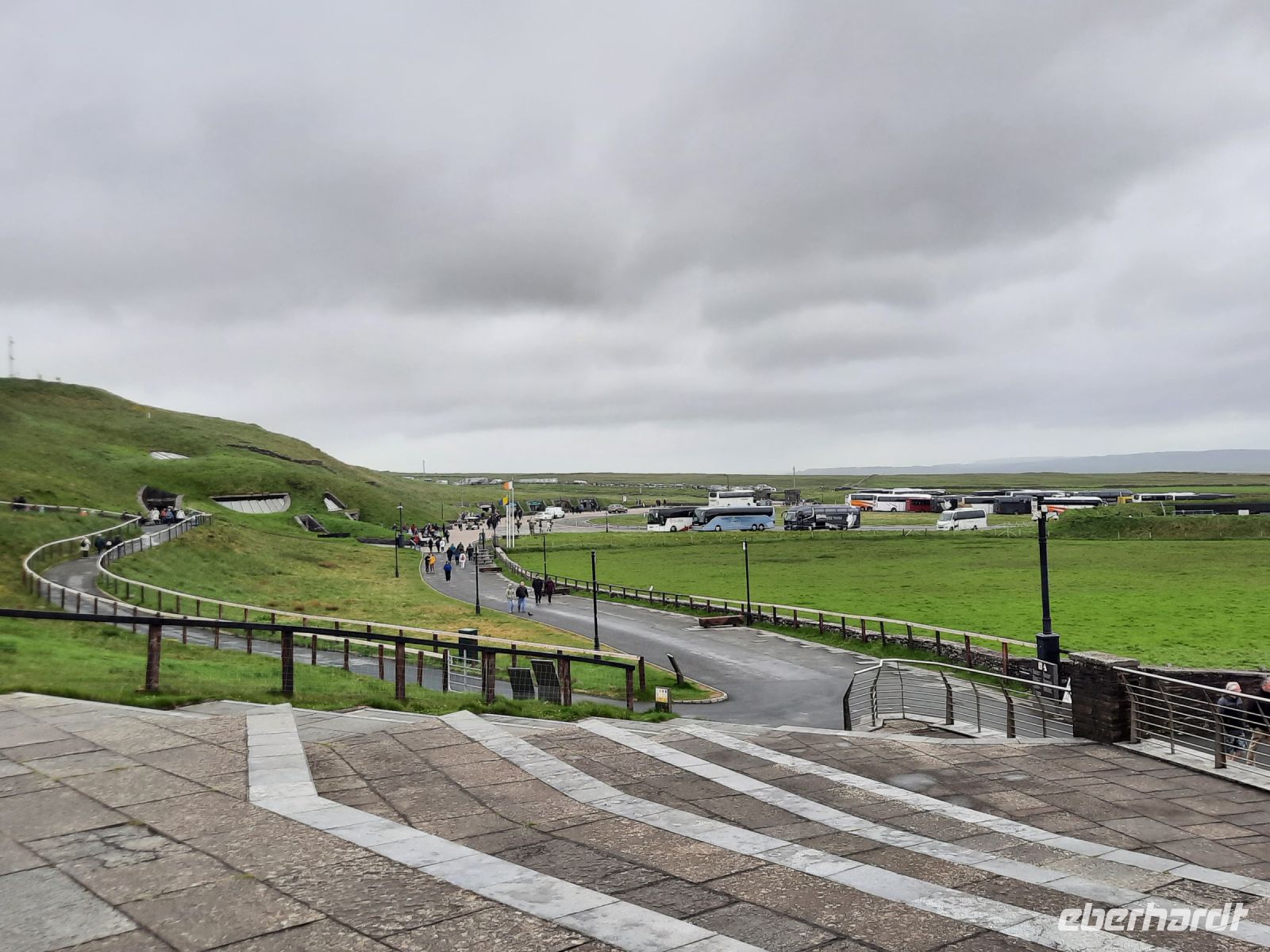 nach uns kommen einige Busse