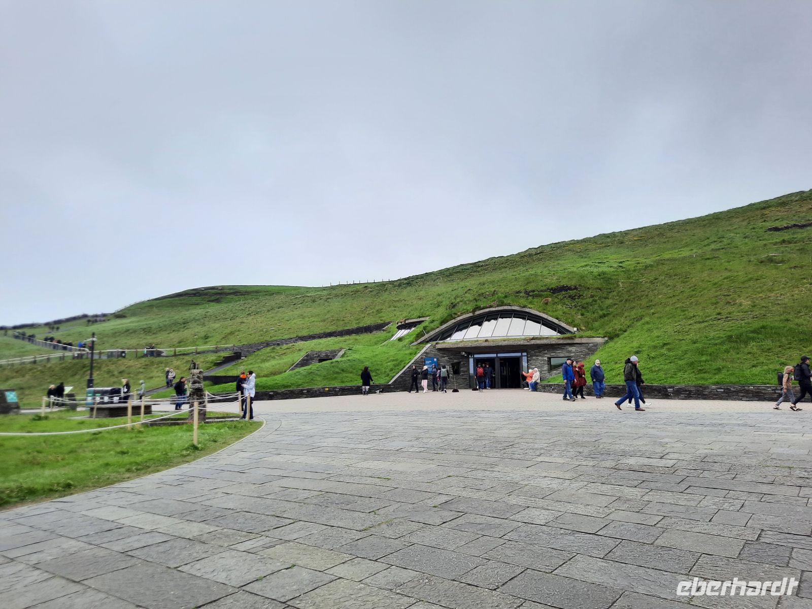 Besucherzentrum in den Berg hineingebaut