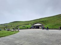 Besucherzentrum in den Berg hineingebaut