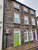 und überall farbige Türen