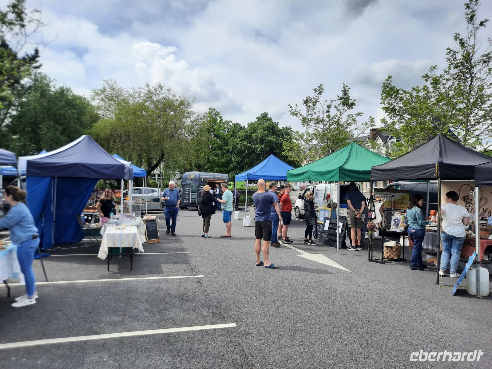 kleiner Wochenmarkt am Samstagmorgen