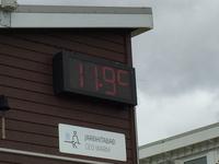 15.06.2016: Wir nehmen ein Bad in den heißen Quellen von Jardbödin .. bei 11 °C