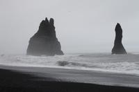 Fotostopp an den Felsnadelfelsen von Vik-i-Myrdal
