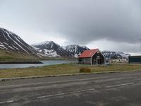 Der kleine ehemalige Walfischerort Flateyrí