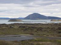 Blick vom Lava-Garten von Dimmuborgir zum Myvatn-See