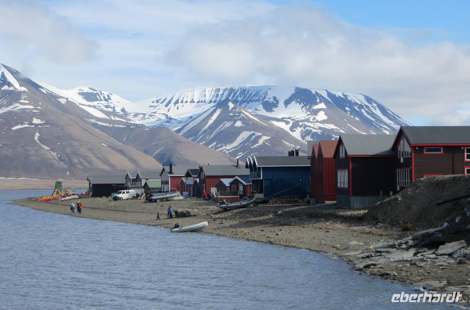 Auf Spitzbergen – in den Straßen von Longyearbyen