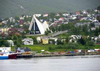 Panoramablick auf Tromsø mit der Eismeerkathedrale