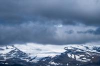 Der Vulkan Beerenberg auf der Insel Jan Mayen im Nebel