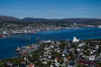 Panorama über Tromso mit Eismeerkathedrale