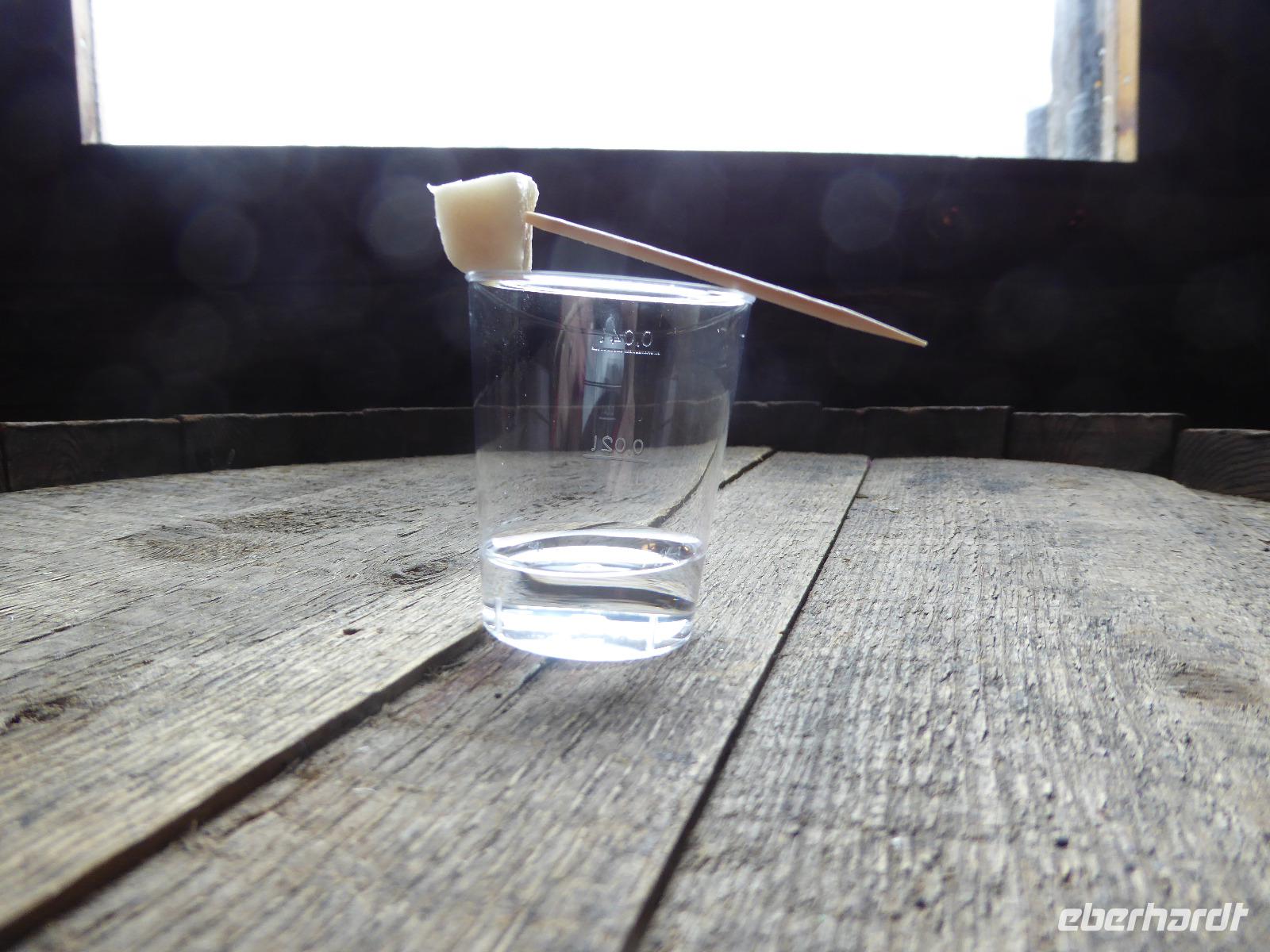 Gammelhai mit Kartoffelschnaps