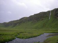 Landschaft um den Wasserfall Seljalandsfoss