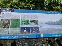 Am Denkmal der deutschen Seefahrer in Vik