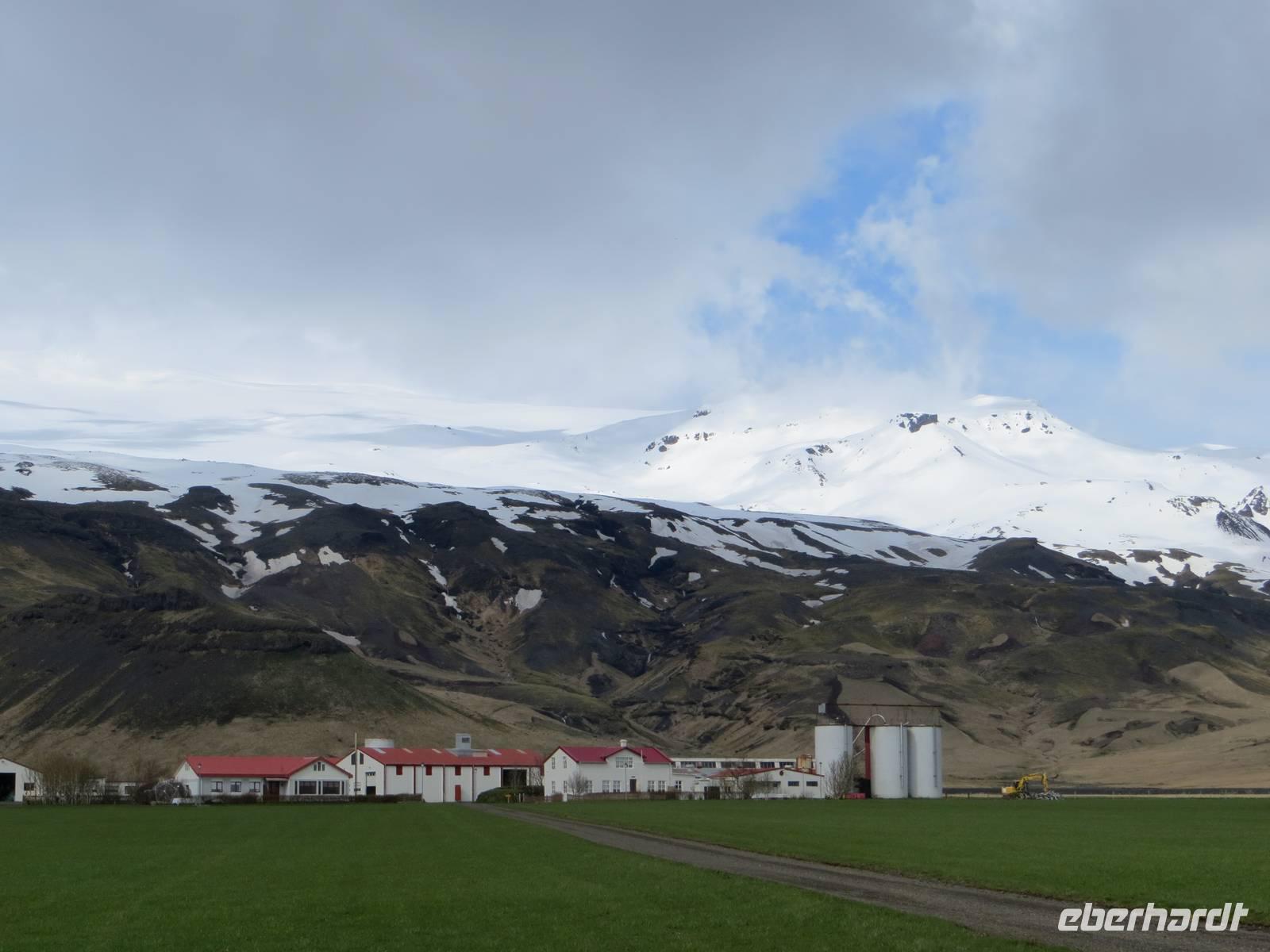 Der Eyjafjallajökull versteckt sich immer noch ....
