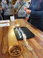 Island, Bjarnahöfn, Verkostung fermentierter Hai und Brennivin 