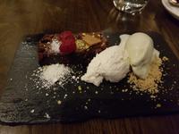 Island, Süden, Nachtisch im Fosshotel Glacier Lagoon