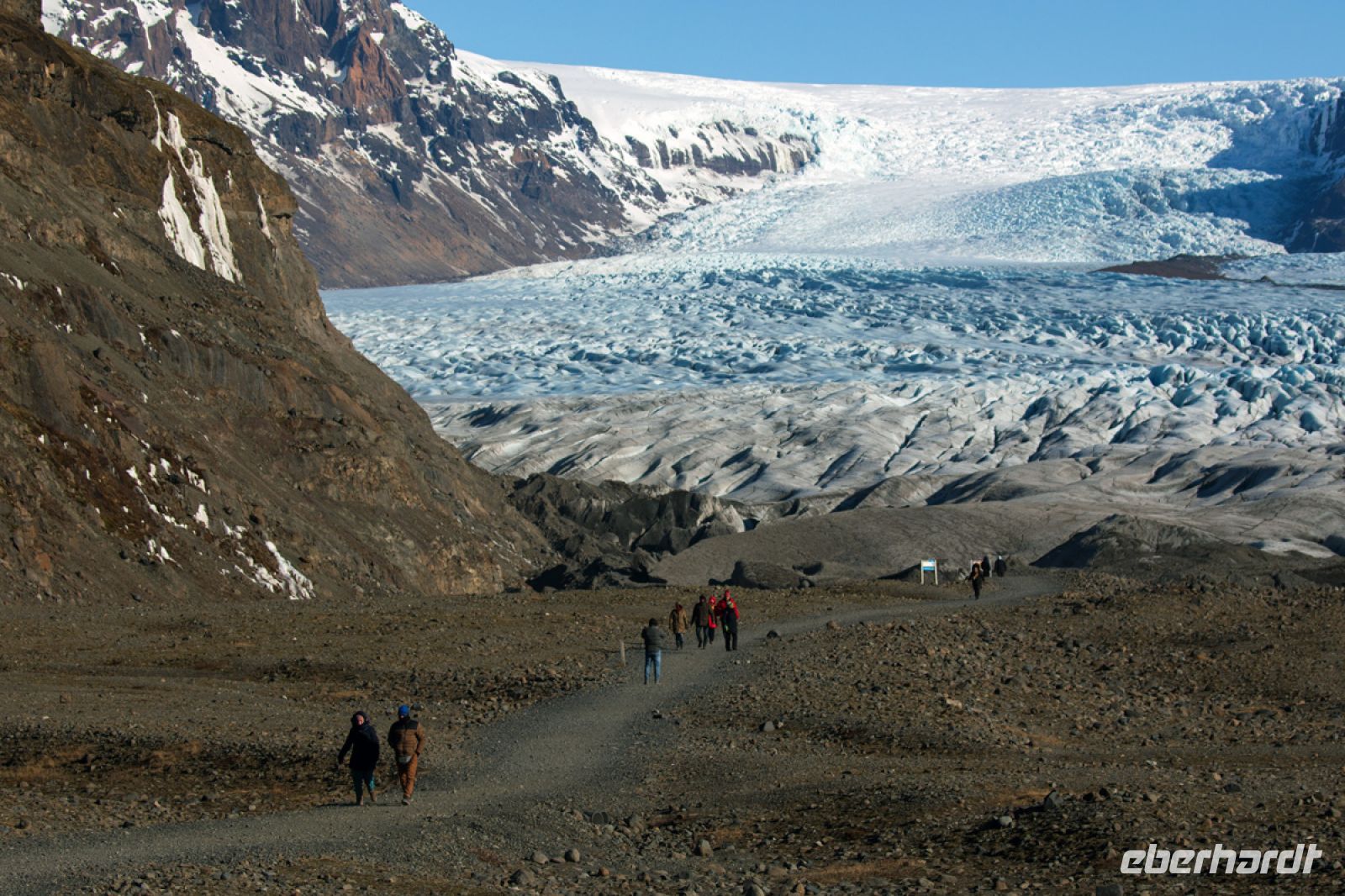 Zum Svinafellsjökull