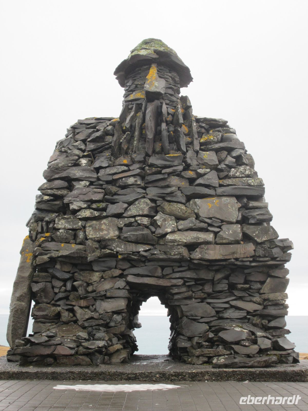 Steintroll in Arnarstapi