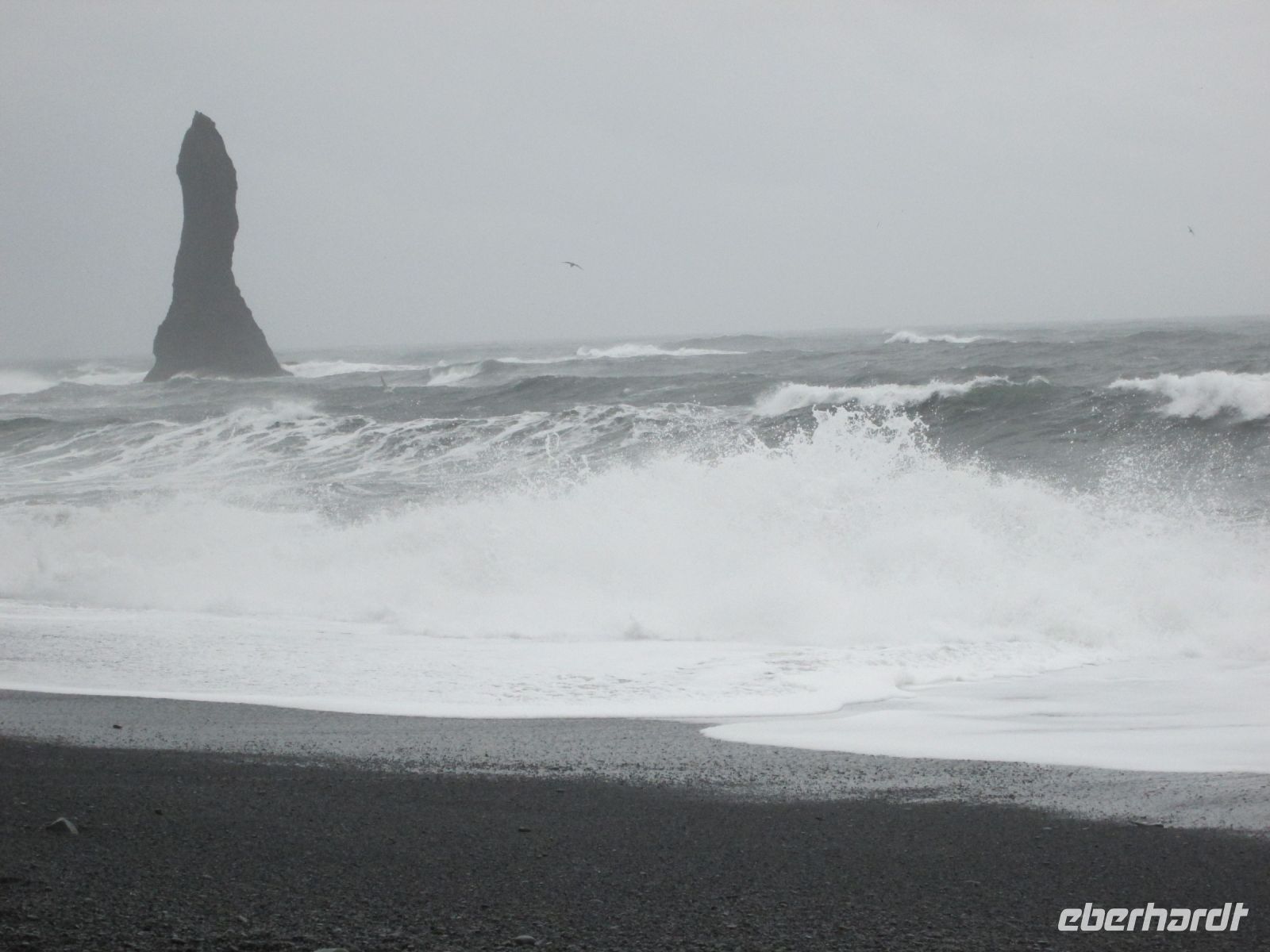 Reynisfjara und der wilde Atlantik