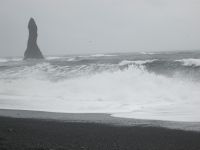 Reynisfjara und der wilde Atlantik