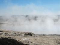 dampfender Geysir