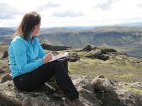 Heike skizziert Kraterreihe Lakagígar