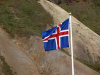 Nationalflagge im Hochland von Landmannlaugar