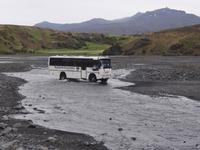 Flussüberquerung mit trockenen Füßen
