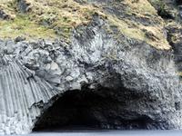Basaltsäulen Reynisfjara Hálsanefshellir