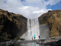 Wasserfall mit Regenbogen