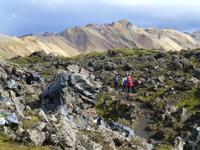 Wanderung im Hochland Landmannalaugar - farbige Berge
