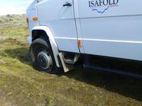 Plattfuß an unserem Geländebus