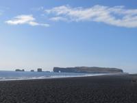 083_Strand mit Basaltsäulen