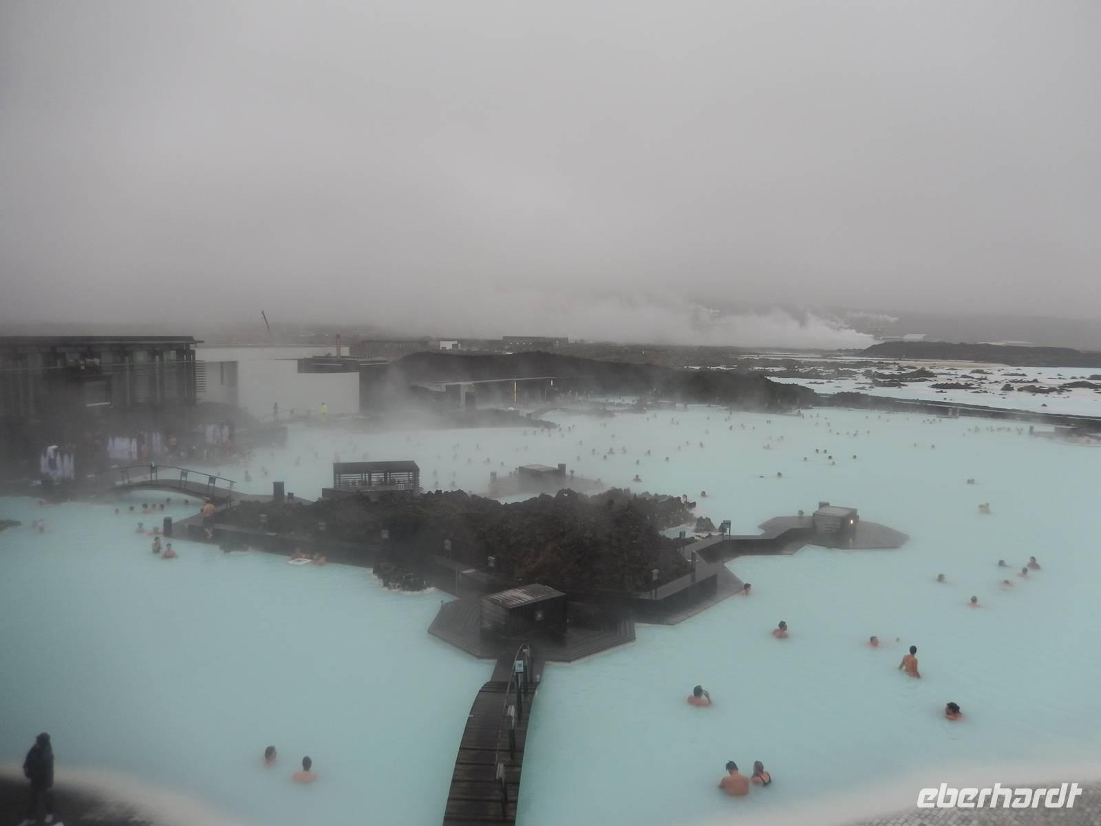 Im 37 bis 42 Grad warmen Wasser der blauen Lagune konnten wir ein entspannendes Bad nehmen.