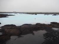 Heute ist es jedoch von Straßen durchzogen und viele Busse machen sich täglich auf den Weg zur blauen Lagune.